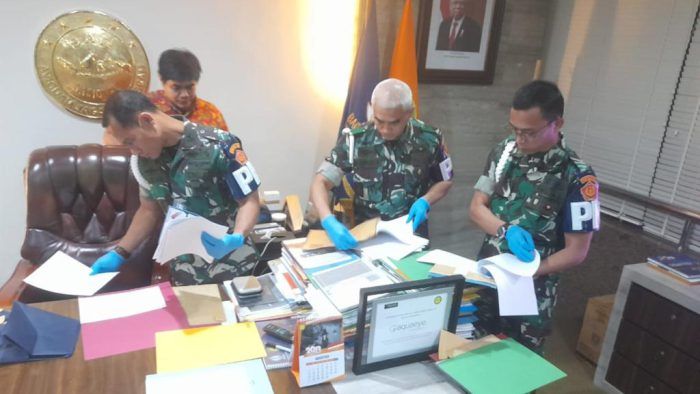 Kapuspen TNI: 22 Penyidik Puspom TNI dan 8 KPK Geledah Kantor Basarnas
