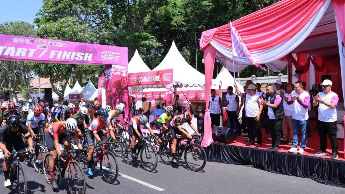 Sebanyak 549 Pembalap Ramaikan Road to Tour of Kemala Seri 3 Gresik Criterium 2023