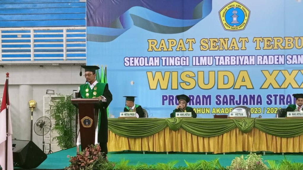 Wisuda XXXI STIT Raden Santri Gresik 88 Wisudawan Meraih Gelar Sarjana Javasatu Com