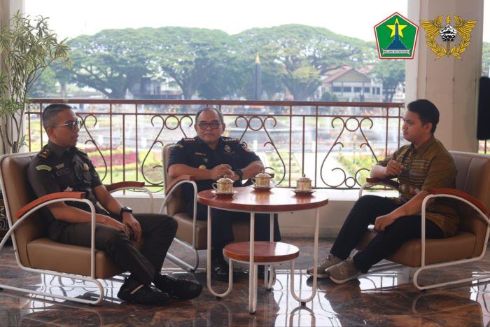 {"remix_data":[],"remix_entry_point":"challenges","source_tags":[],"origin":"unknown","total_draw_time":0,"total_draw_actions":0,"layers_used":0,"brushes_used":0,"photos_added":0,"total_editor_actions":{},"tools_used":{"addons":1},"is_sticker":false,"edited_since_last_sticker_save":true,"containsFTESticker":false}