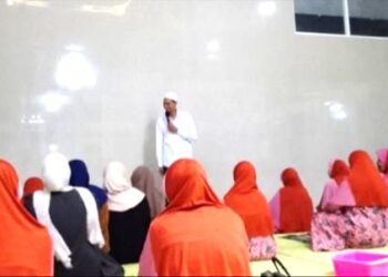 KKN Al-Qolam Malang dan Muslimat Ngantang Zikir, Ustaz Tekankan Bersyukur