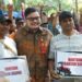 Mas Dhito Bantu Benih Jagung dan Traktor Petani Ngadiluwih