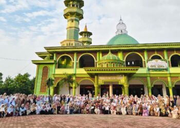 Santri Pesantren Al-Karimi Gresik Teladani Pengorbanan Nabi Ibrahim AS