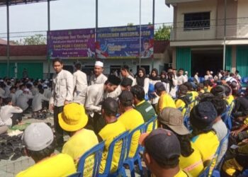 SMK PGRI 1 Gresik Lulus 100 Persen, Rayakan dengan Aksi Sosial