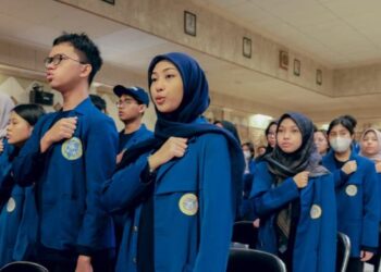 Bupati Yani Minta Mahasiswa KKN Unair Belajar Langsung dari Masyarakat Gresik