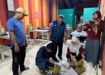Dosen Polinema Kenalkan Alat Pembelah Durian Karya Mahasiswa, 4 Buah per Menit