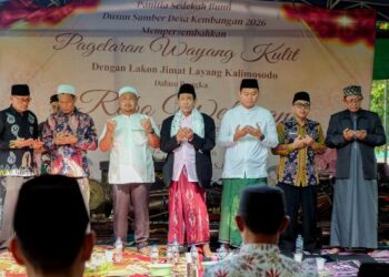 Rebo Wekasan di Telaga Sumber, Bupati Gresik Ajak Warga Jaga Tradisi