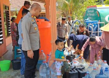 Warga Kalipare Malang Kesulitan Air, 5.000 Liter Air Bersih Disalurkan