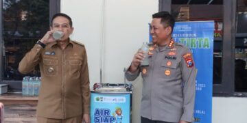 Polresta Malang Kota Sediakan Air Minum Gratis untuk Warga