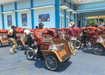 300 Becak Listrik Dibagikan di Majalengka, Pengayuh Lansia Tak Lagi Bayar Sewa