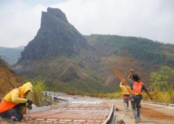 Pemkab Kediri Tambah 243 Meter Jalan Menuju Kawah Kelud