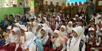 Museum Keliling Ungkap Cerita di Balik Topeng Panji dan Filosofi Keris ke Siswa SD