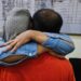 Polisi Gresik Izinkan Tahanan Peluk Anak dan Istri