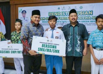 Pemkab Gresik dan Baznas Salurkan Bantuan Rp2,79 Miliar