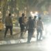 Usai Demo, Polisi dan DLH Bersihkan Bundaran Tugu Kota Malang