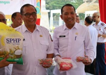 Gerakan Pangan Murah di GOR WEP Gresik, Warga Berburu Sembako