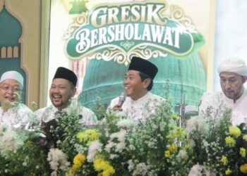 Ribuan Jemaah Padati Gresik Bersholawat, Perkuat Doa