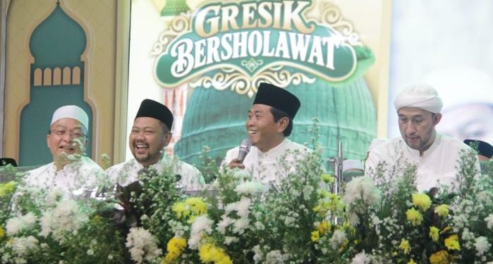 Ribuan Jemaah Padati Gresik Bersholawat, Perkuat Doa