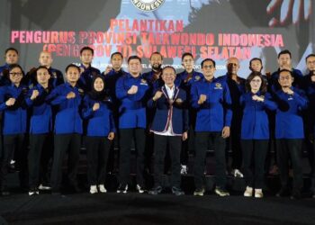 Ketum PBTI Jenderal Richard Tampubolon Lantik Adnan Purichta Pimpin Taekwondo Sulsel
