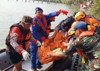 Pemancing Tenggelam di Sungai Kalimireng Gresik Ditemukan Tewas