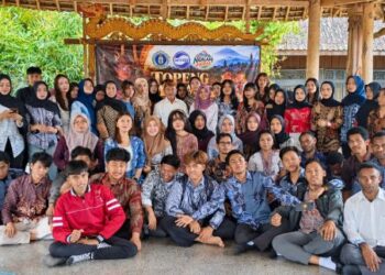 Wujudkan Semangat Ngalam Hebak, Mahasiswa Unikama Dalami Seni Topeng Malang